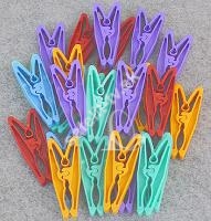 Farebné plastové štipce 26 ks